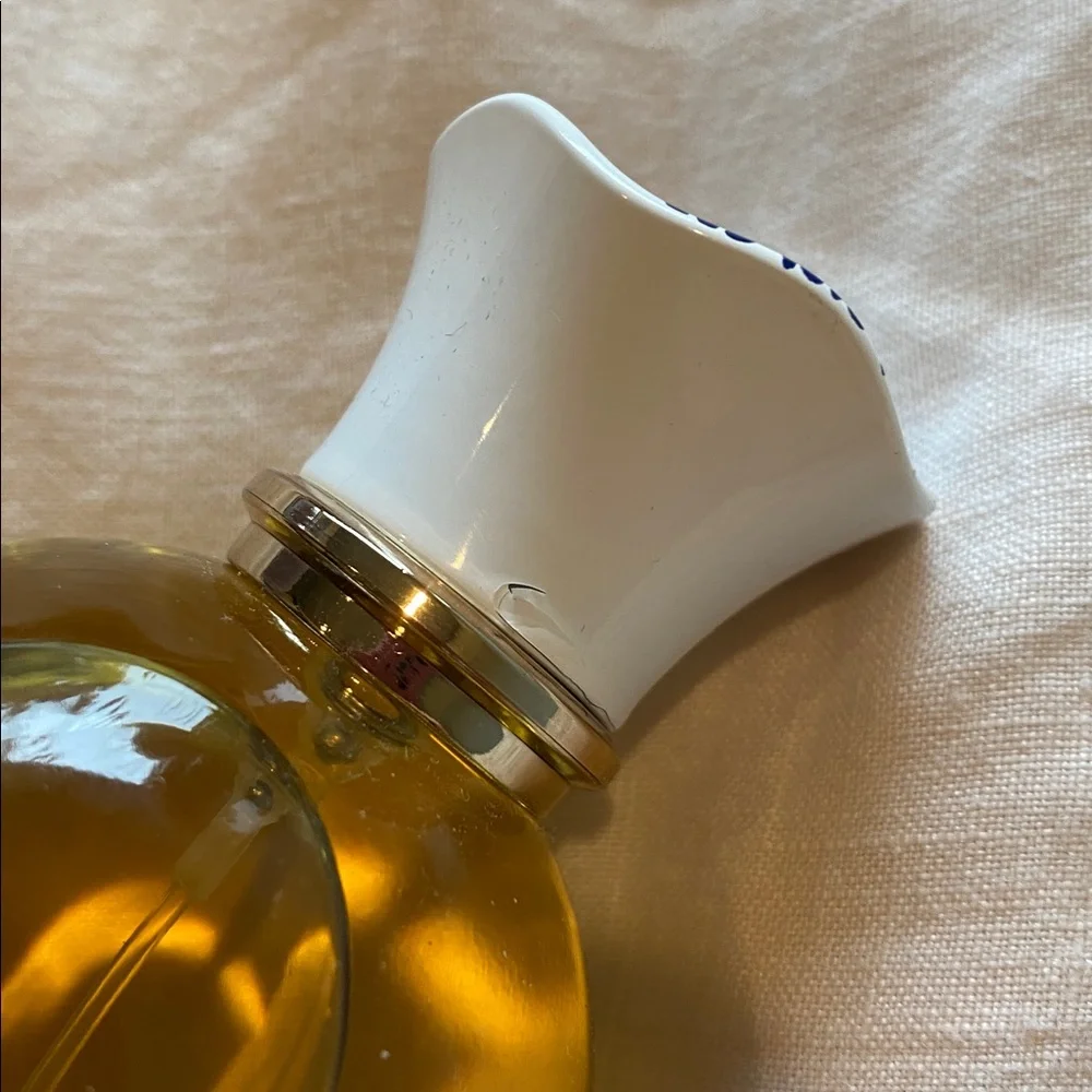 Lattafa Petra Eau De Parfum. 100 ml. 3.4 Fl. OZ. Gorgeous Scent. - Picture 7 of 10